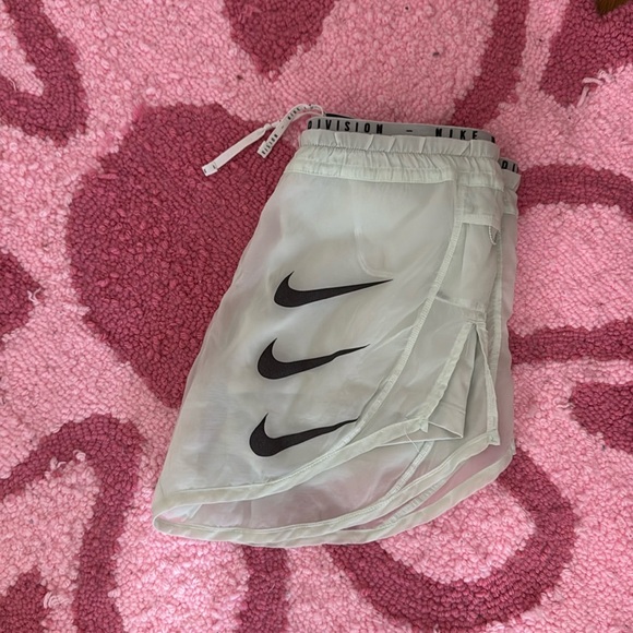 Nike shorts XS - Picture 1 of 3